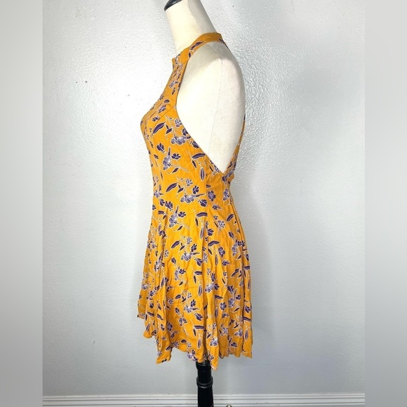 URBAN OUTFITTERS Kimchi Blue Tropi Mock Neck Floral Mini Dress Open Back Medium - Picture 5 of 14